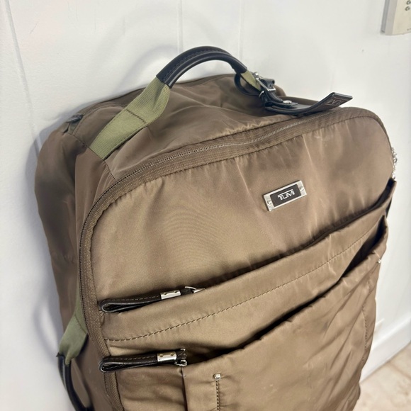 Tumi Voyageur Super Leger International Carry On Rolling Suitcase Bag Green - Picture 3 of 13